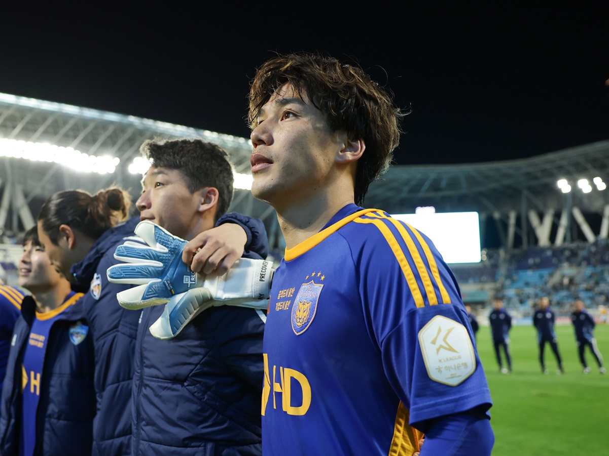 元浦和レッズ江坂任、Kリーグ1週間ベストイレブン選出！蔚山HDからキム・ヨングォンら5選手が表彰