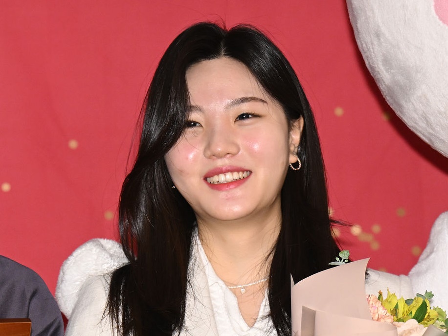 五輪メダリストの韓国女子スケーター、華奢な二の腕のぞくタンクトップ姿に反響「癒される」【PHOTO】