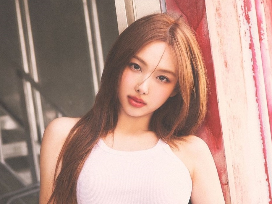 “ずぶ濡れフェス”に参加するTWICE・ナヨン、メンバーから衣装を心配され「果敢でも可愛ければいい」