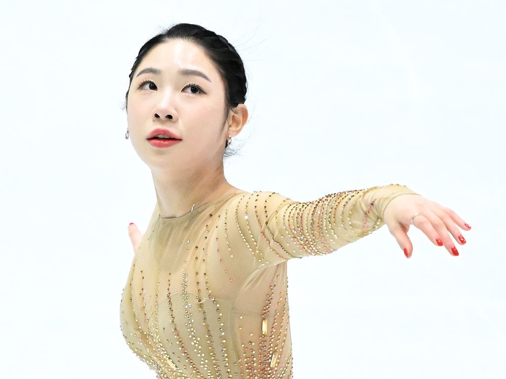 おへそもチラッ…韓国女子フィギュアのチェ・ダビン、美スタイルあらわな休日SHOTでファン魅了【PHOTO】