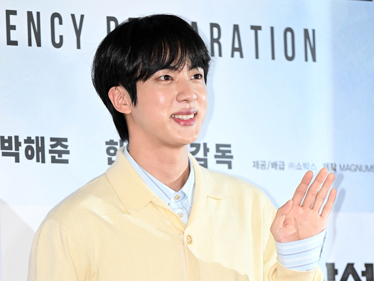BTS・JINの除隊にソウル市長が祝福のメッセージ「とても嬉しい」 メンバーの“模範的軍生活”称賛も