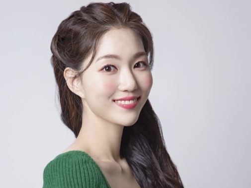 階段から転落、29歳で脳死も遺族は臓器提供を決断…BLACKPINKジスと共演の韓国女優、没後2年