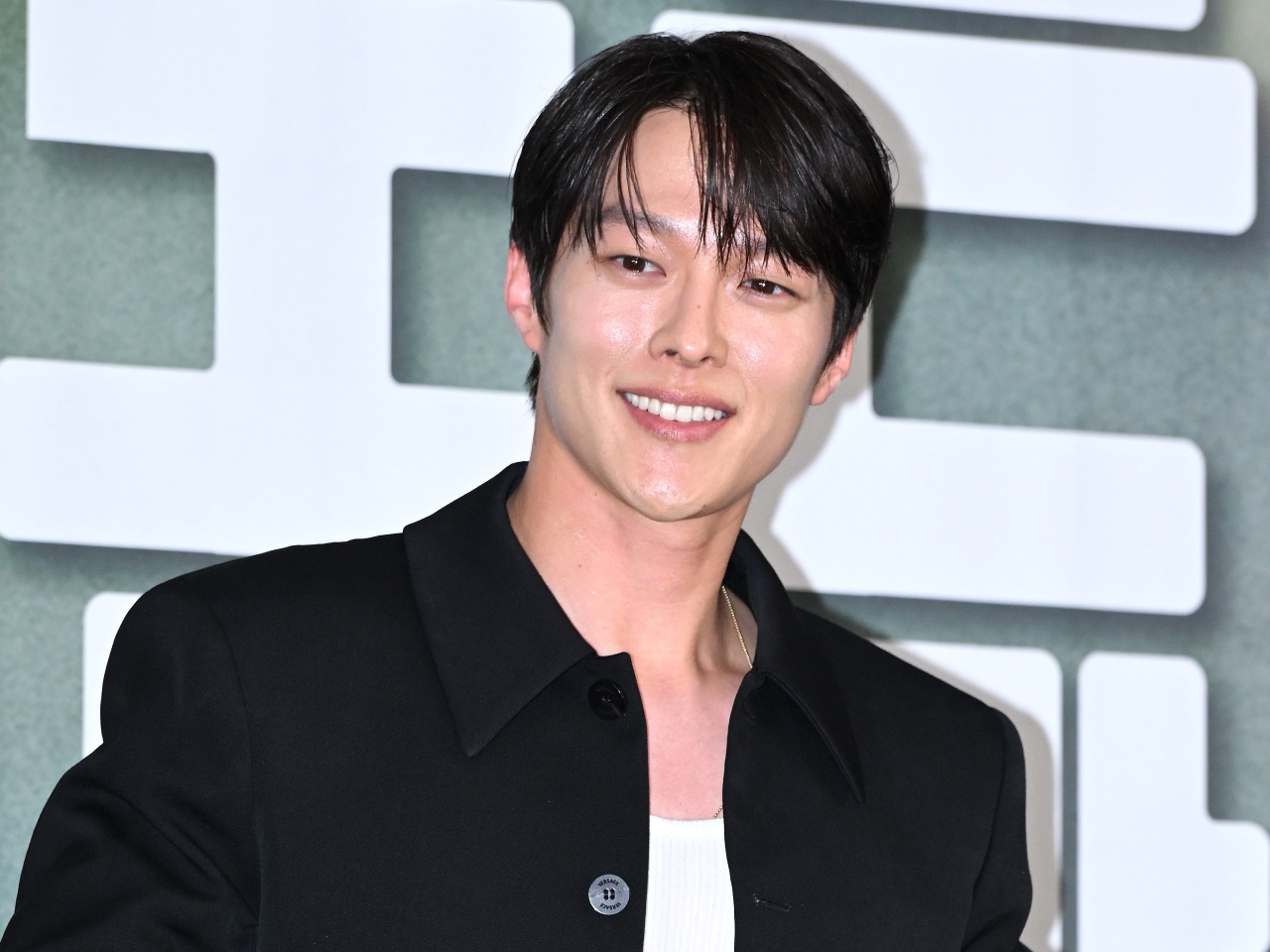 「兵役中に心の余裕を取り戻した」俳優チャン・ギヨン、3年ぶりのドラマは成功！ビョン・ウソクとの過去も明かす【インタビュー】