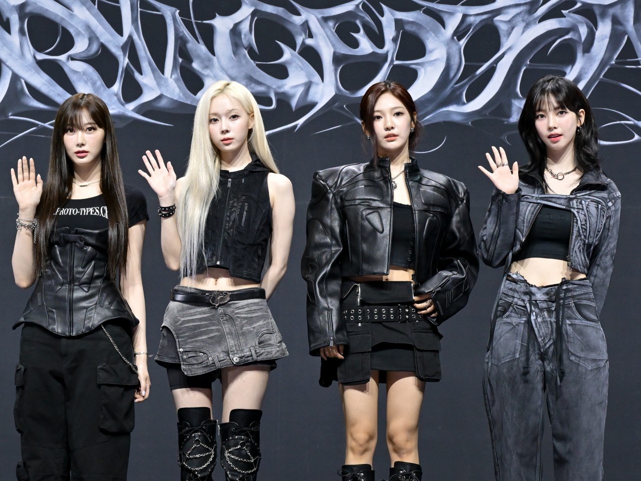 aespa、IU超えなるか…新曲『Supernova』が音源チャートで4週連続1位をキープ！今年発売の曲では最長