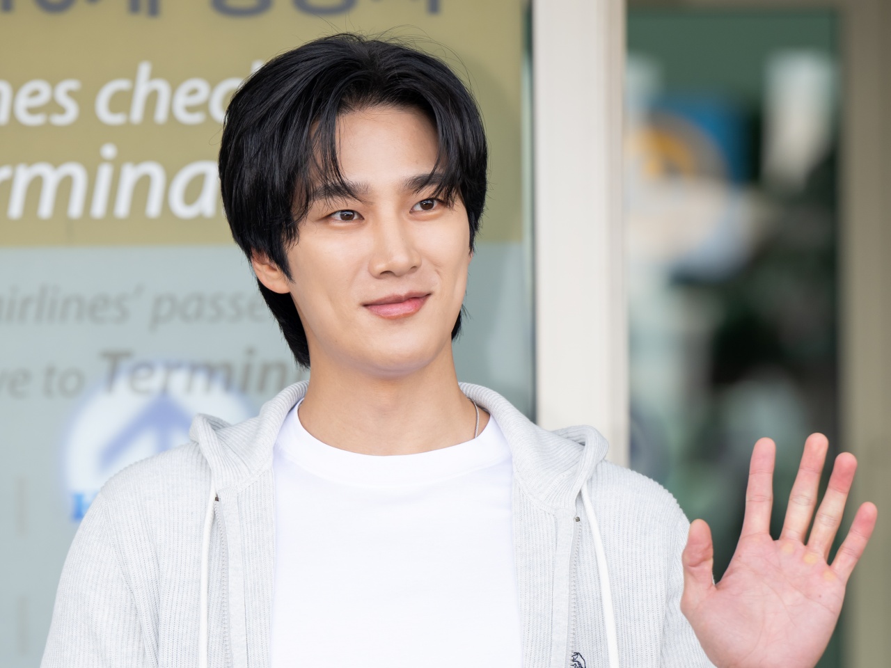 筋肉でパンパンの背中も大胆に披露…『梨泰院クラス』アン・ボヒョン、断食までした完璧な体つき【PHOTO】