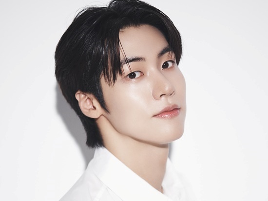 『ソンジェ背負って走れ』でソンジェの“親友”演じたイ・スンヒョプ、ビョン・ウソクとの関わり方に戸惑い