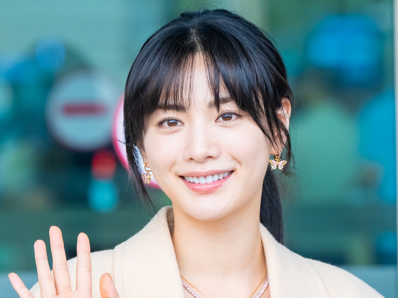 【写真】「まじでイカれた体型」“全身タトゥ－除去中”のナナ、大胆な食い込みスイムウェア姿！