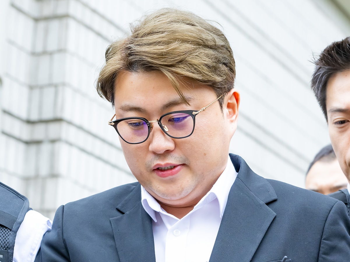 獄中からの手紙を公開、飲酒運転→逃走した韓国歌手の現在地「家族のようなファンたち…」