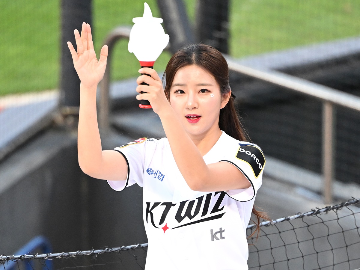 え、寒くないの？韓国プロ野球チア、薄着姿の東京旅行SHOTに「美しすぎ！」とファン絶賛