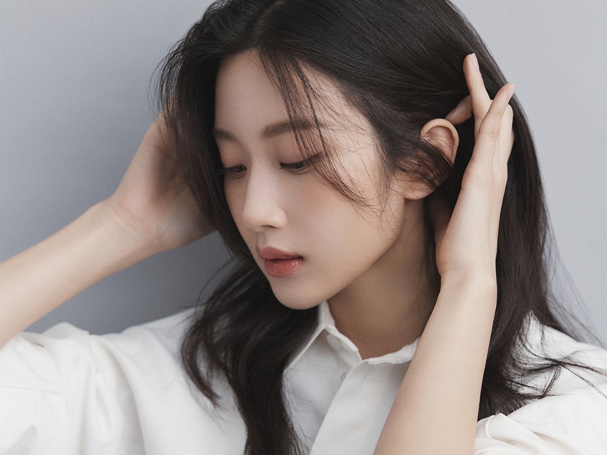 リアルに女神降臨だ！美しさ際立つ…女優ムン・ガヨン、新しいプロフィール写真を公開して話題