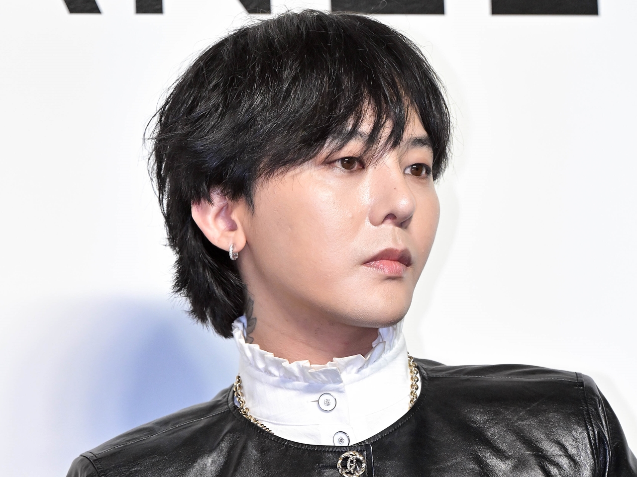 G-DRAGON、新曲『TOO BAD』パフォーマンス動画公開！有名な日本人振付師の姿も