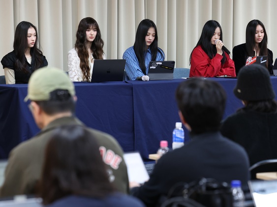 NewJeansの契約解除宣言は「非常に悪質」韓国マネジメント連合が声明「全ての手続きを無視した」