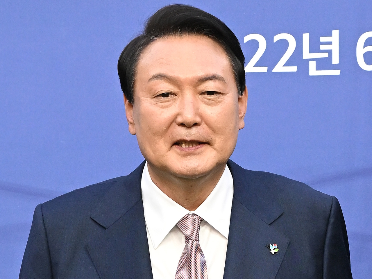 韓国・尹前大統領、官邸に保守系ユーチューバー招き会合「私は監獄に行こうが構わない」“民間人”身分の“官邸政治”に批判