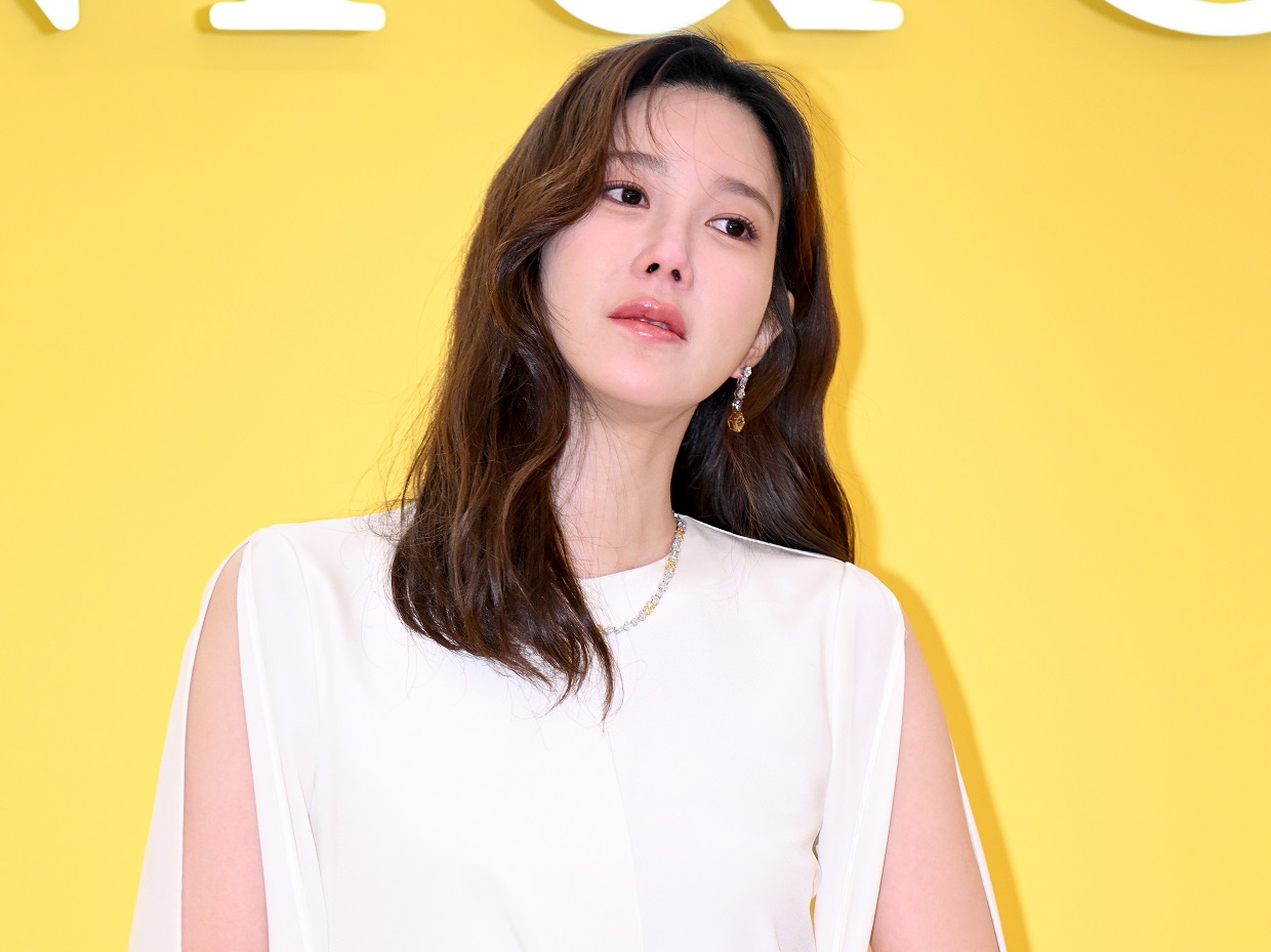 【写真】今年45歳…？『ペントハウス』女優イ・ジア、年齢不詳の美貌で注目「美しさで言葉が出ない」