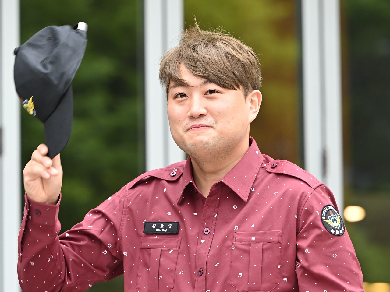 交通事故から逃走し運転手すり替え＆飲酒まで発覚した韓国歌手の事件、取材陣に警察署長が“差し入れ”で物議