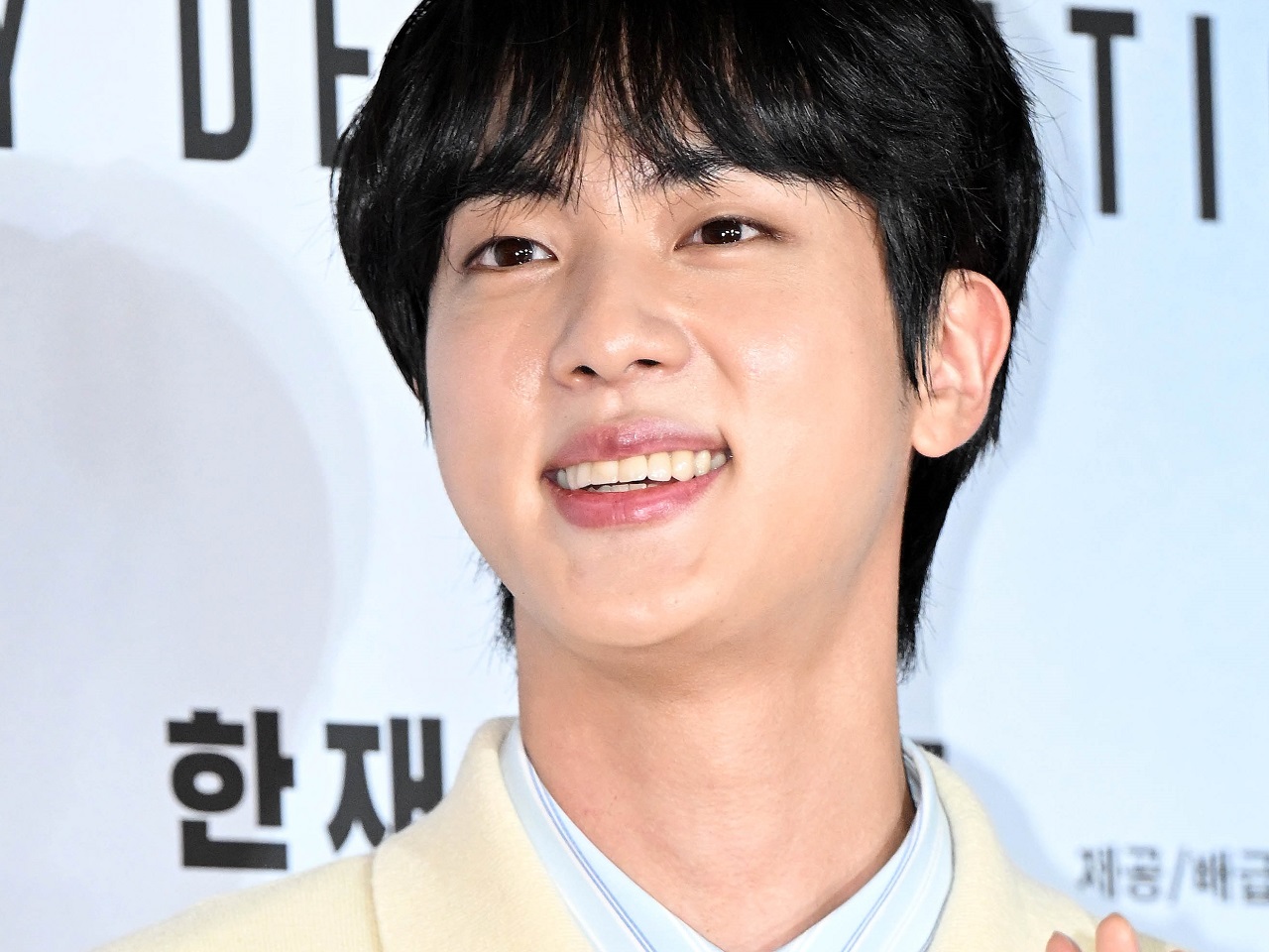 “全員集合”の可能性も囁かれるBTS・JINの除隊（6月12日）、事務所がファンに呼びかけ【全文】