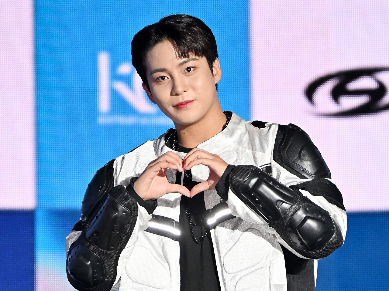 ATEEZ・ジョンホ、劇中のロマンスを最大化するOST『A Day』を本日リリース