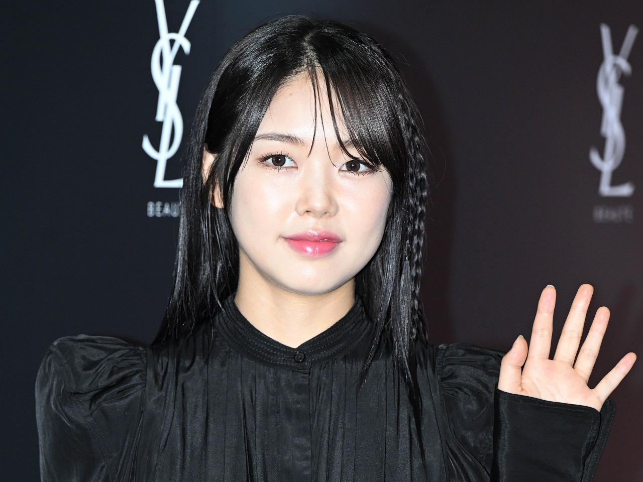 2億ウォンの広告撮影ドタキャンはなぜ起こったのか…韓国歌手と所属事務所が責任のなすりつけ合い