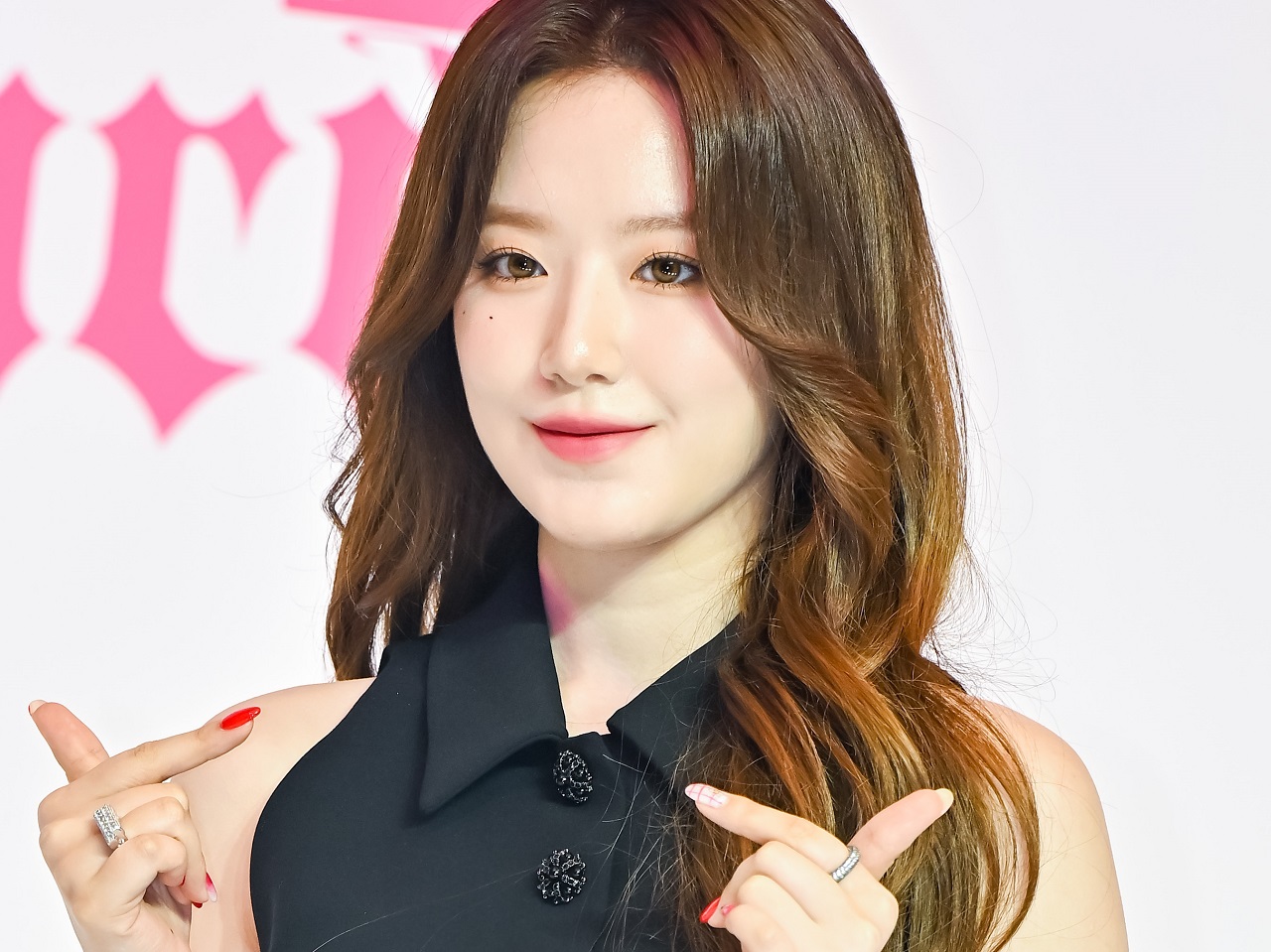 休むための“仮病”だった？健康問題で活動中断の(G)I-DLE・シュファ、海外で複数の目撃談が浮上し議論に