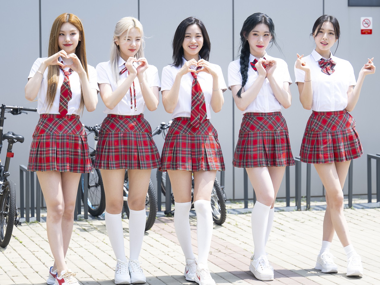 BLACKPINKやTWICEに続く3グループ目の快挙…ITZY、公式インスタのフォロワー2000万人突破！