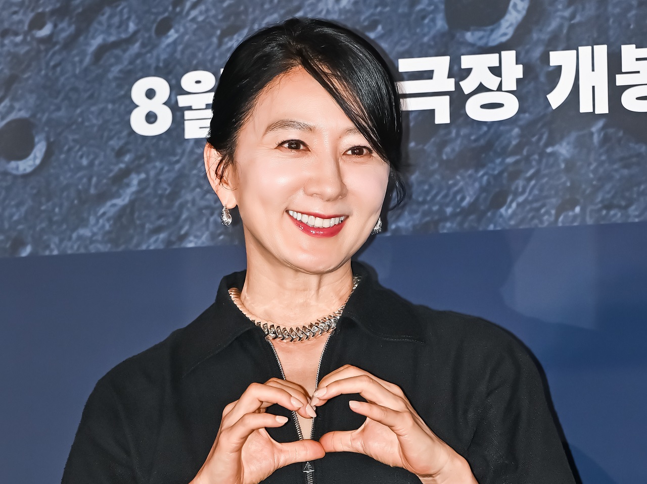 【写真】“奇跡の50代”！『夫婦の世界』女優キム・ヒエ、美腹筋で魅了「自分が現在進行形なのは幸せ」