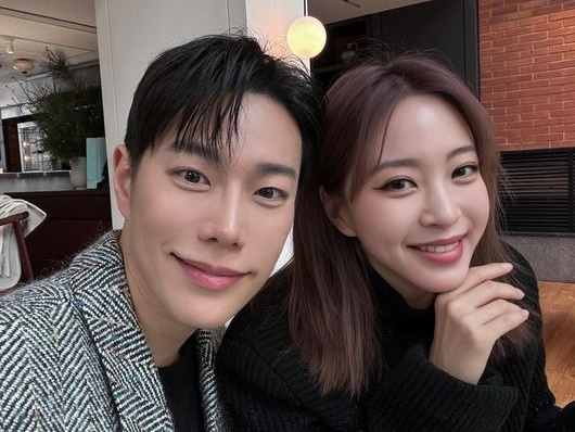 “10歳下男性”と交際中の韓国女優（42）、イケメン「弟」の正体とは…？2ショットを突如公開【PHOTO】