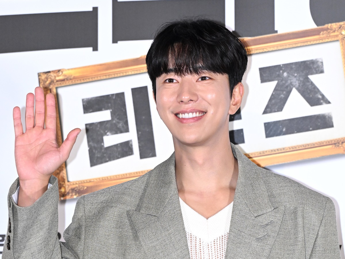 “元プロ野球選手”という異色の経歴を持つ俳優ユン・ヒョンミン、日本公式ファンクラブ開設