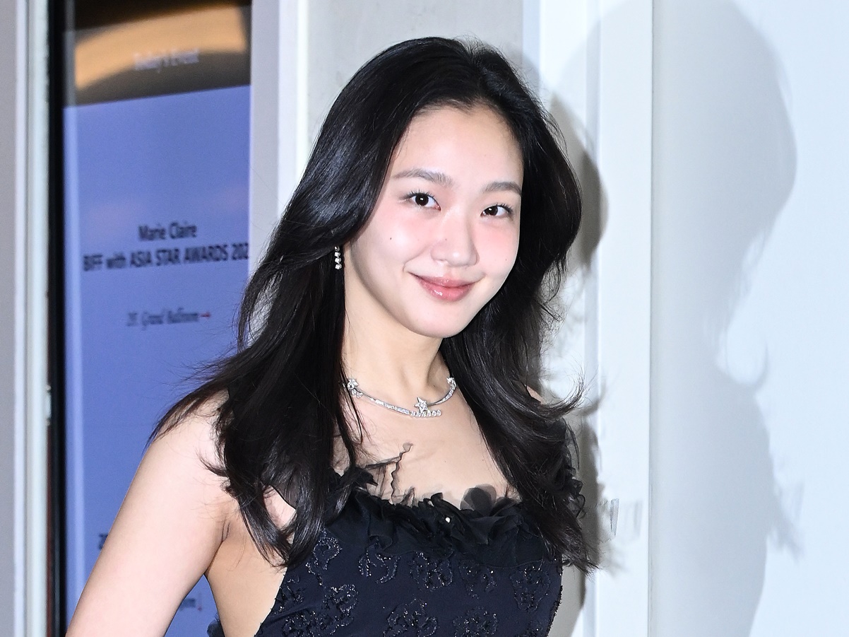 『トッケビ』女優キム・ゴウン、もともとの夢は演者ではなく制作者だった？中国で10年暮らした過去も