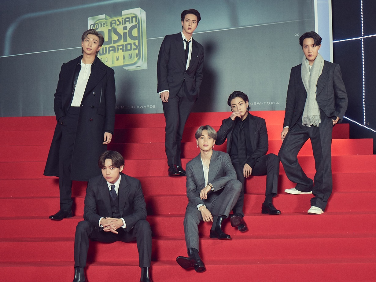 ミン・ヒジンはなぜ、“BTSの兵役”について呪術師と意見を交換したのか「いない方が私に得」