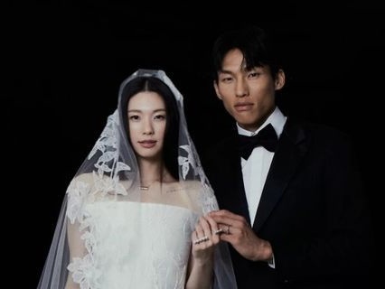 【写真】女優と結婚発表の元神戸・柏GKキム・スンギュ、“17cmの身長差”ときめくウェディングフォトが公開！