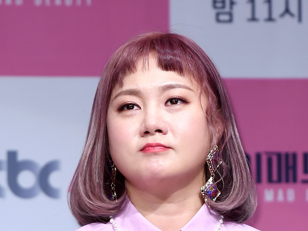 「家の前でお金を貸してほしいと…」“55億ウォン”豪邸に住む韓国女性芸人、プライバシー侵害訴え