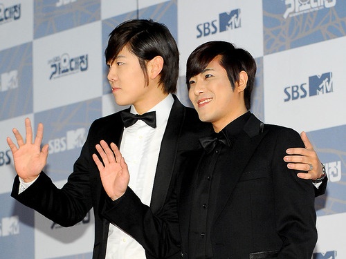 熱烈な自身のファンも食い物に…投資詐欺で約2億円を騙し取った容疑の韓国男性歌手、懲役6年の判決