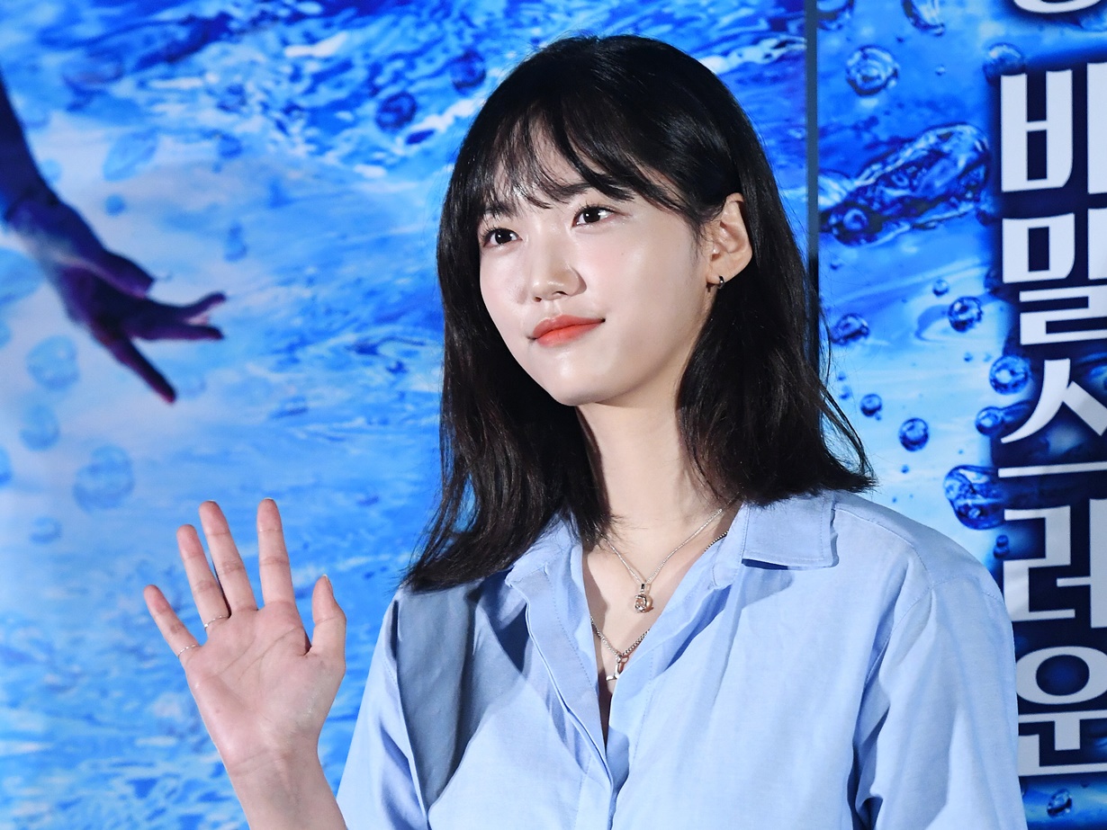 前日には「笑おう」と前向きな投稿…26歳でこの世を去った女優チョン・チェユルさんの2周忌