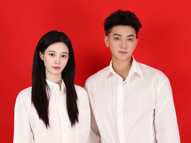 EXO元メンバーのタオ、今年8月に公開プロポーズした元SM練習生と結婚！「夫婦証」も公開