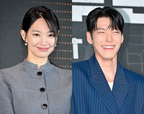 シン・ミナ（左）、キム・ウビン