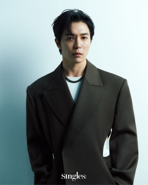 キム・ジェウク