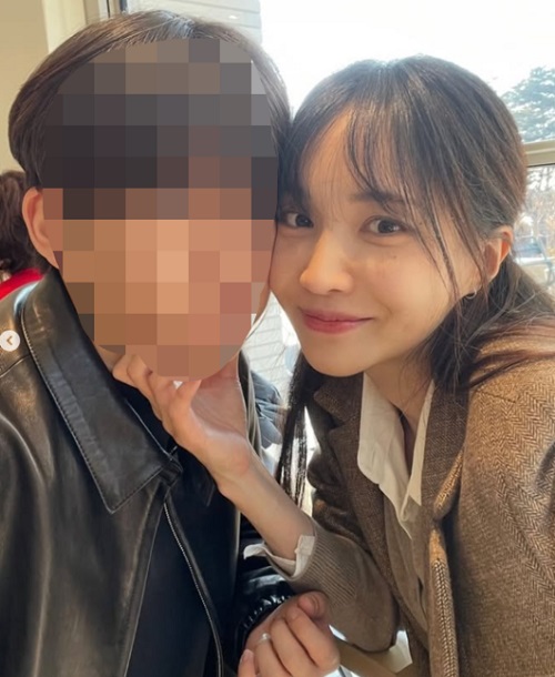 Aさん(左)とソ・ミンジェ