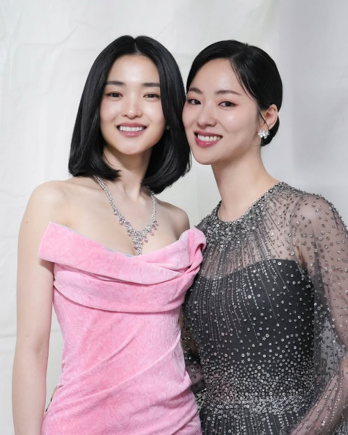 キム・テリ（左）、チョン・ヨビン