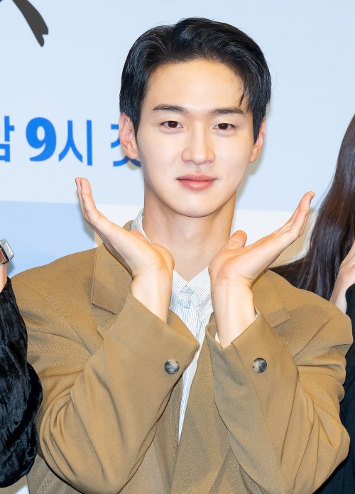 チャン・ドンユン