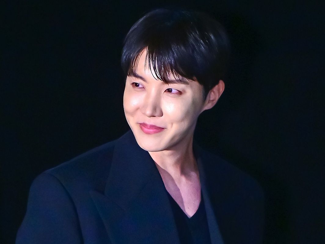 BTS・J-HOPE、3月25日に日本でも人気のソロ曲『MONA LISA』リミックス盤リリース決定