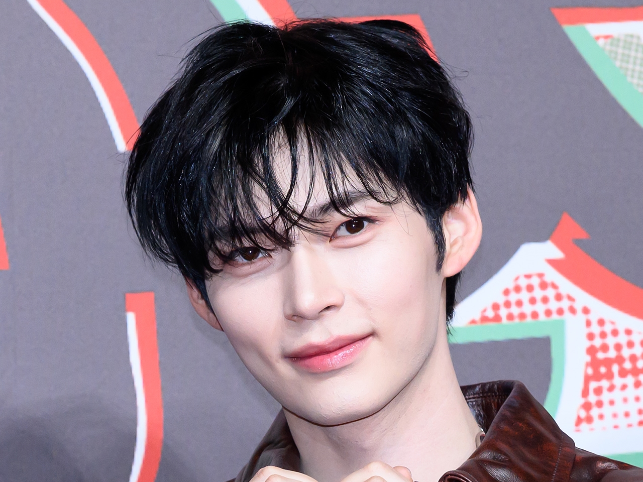 ZB1ソン・ハンビン、TWICE・モモの姉も出演のダンス番組『WSWF』メインテーマを歌唱！