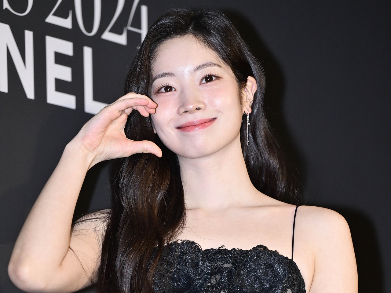 TWICE・ダヒョンの女優デビュー作！映画『あの頃、君を追いかけた』、青春感溢れる第2弾ポスター公開