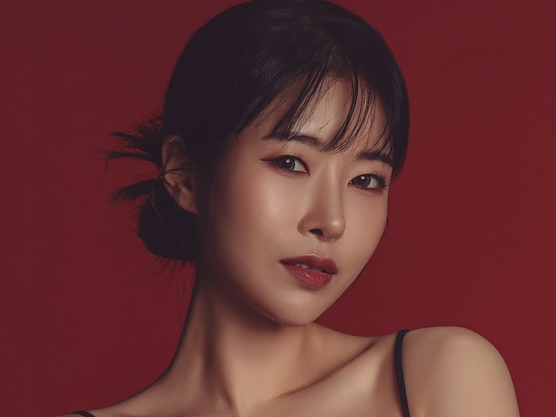 「元カレは日本人」の韓国女性芸人、“胸のボリュームアップ手術”の副作用を赤裸々告白