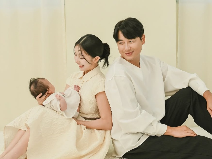 14歳年下の“日本人妻”と結婚したイ・ジフン、生後7カ月の愛娘に悲しみが爆発？「ママだけ…」