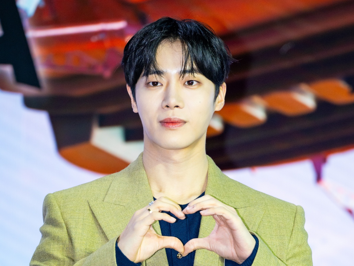 「これぞ青春の一ページ」韓国ゲイタレントから人気のチュ・ヨンウ、“ありのまま”が最高すぎた…【PHOTO】