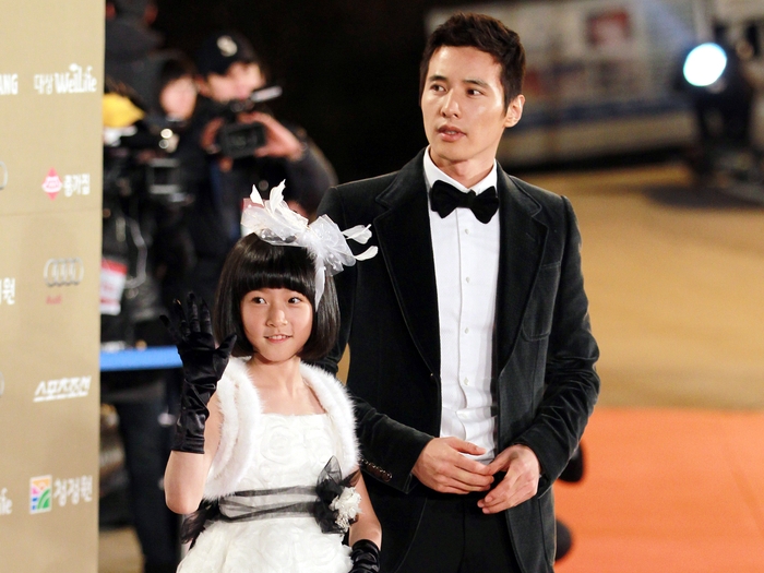 ウォンビン、映画『アジョシ』で共演したキム・セロンさんの葬儀に参列…元天才子役が24歳で急逝