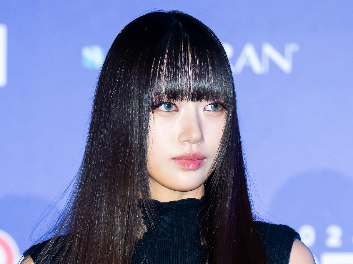 “日本人メンバーも所属”MEOVV、最年長のスインが音楽番組のMCに挑戦！ZB1・ハンビンと舞台に