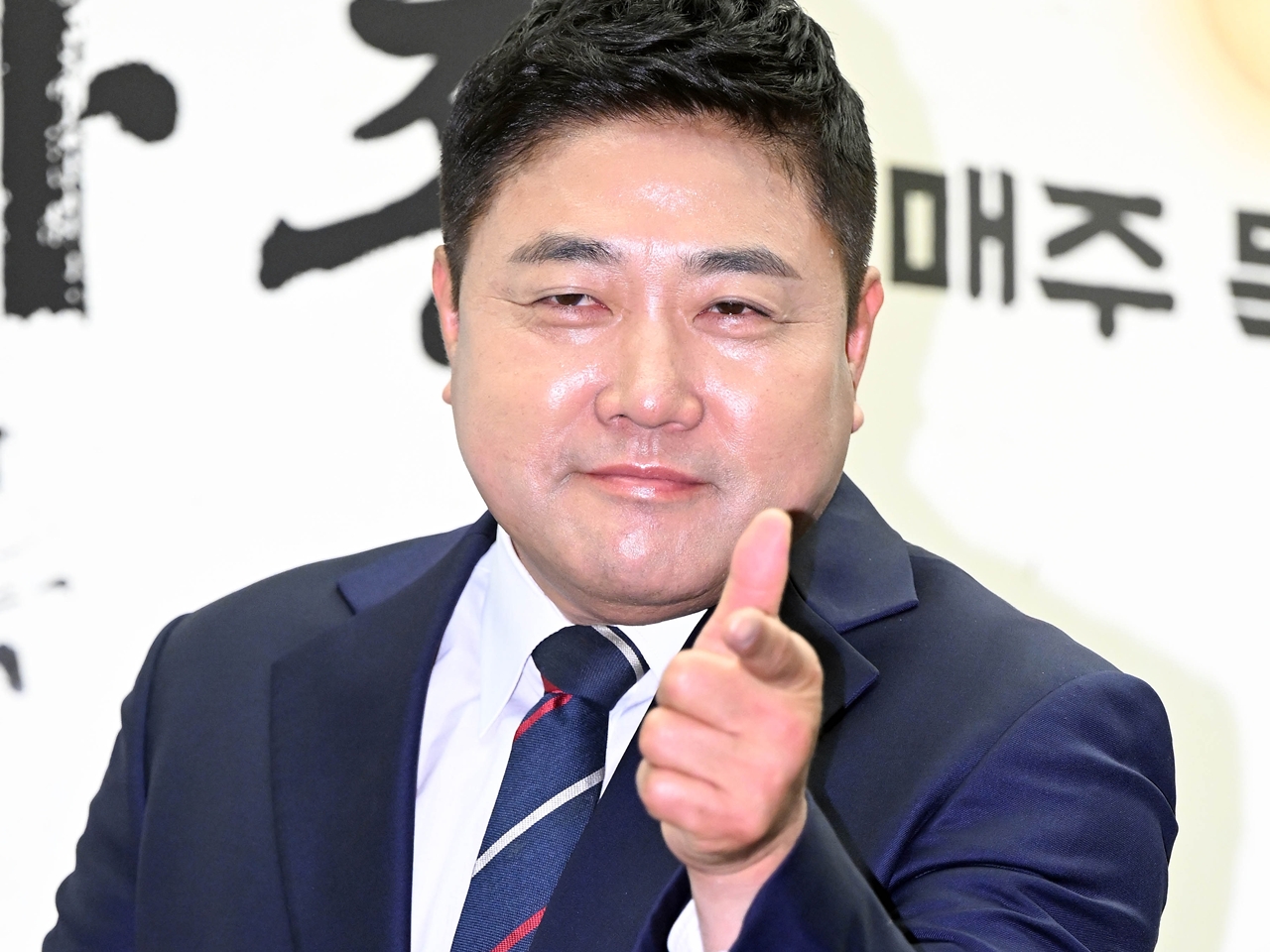 55歳でパパになった韓国元プロ野球選手、生後2カ月の娘初公開も「成人する頃には80歳」と苦笑い