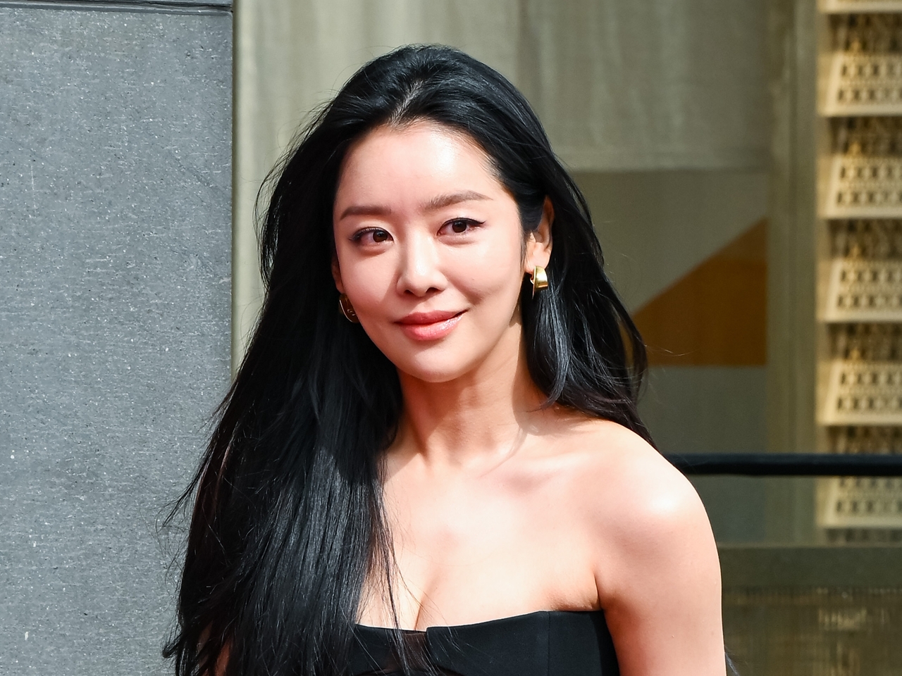 大胆“濡れ場”で話題…チャ・ジュヨン、妖艶ポーズで見せた美しさに感嘆が止まらない【PHOTO】