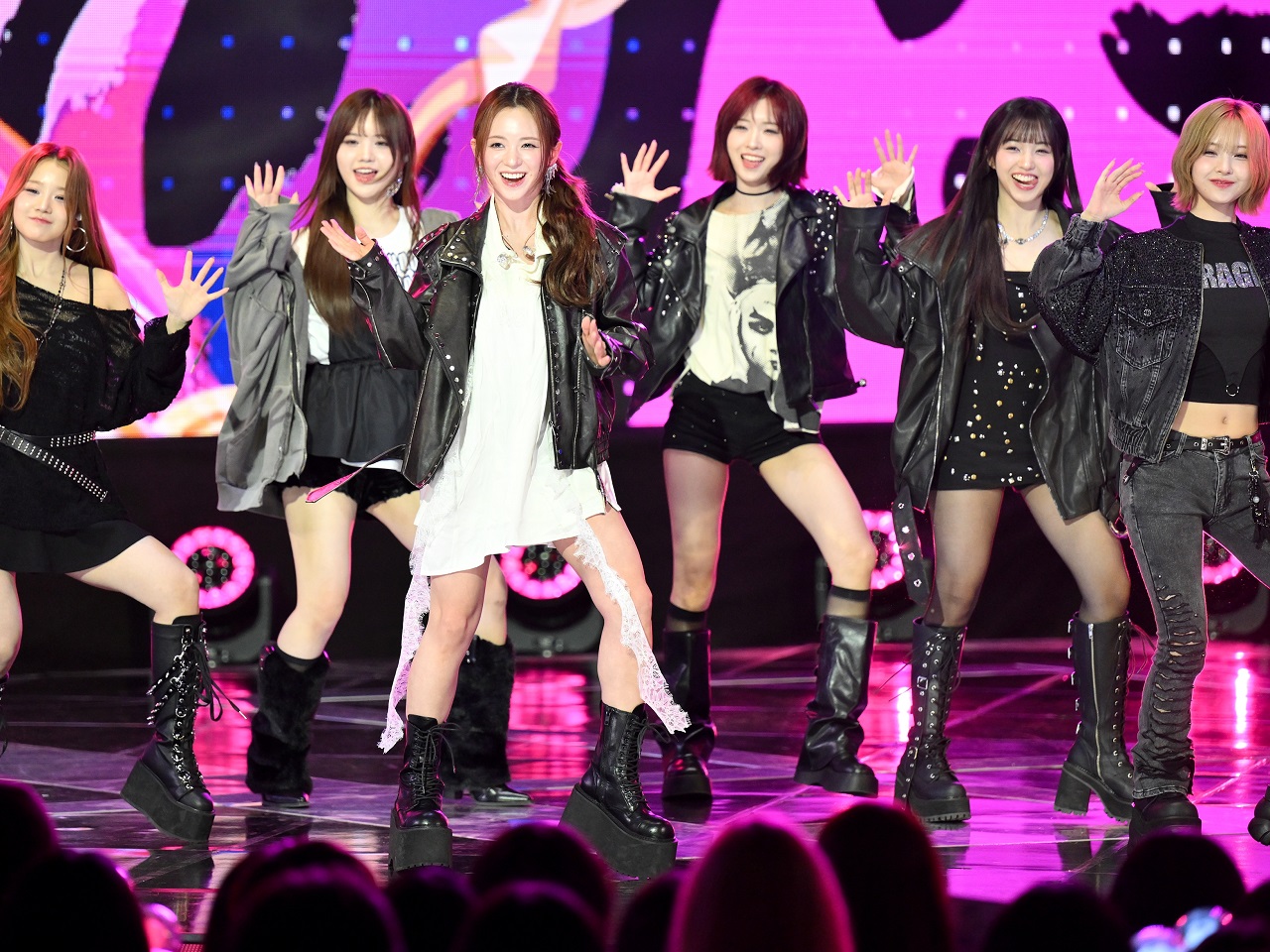 豊川悦司のめいも所属するMADEIN、事務所代表による“性加害疑惑”のなかメンバー1人が活動中断「個人的な事情」